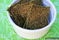 Upcycled Green Pulp Crackers with Savory Nutritional Yeast