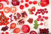 A Nutritionist’s Essential Guide to 15+ Red Fruits