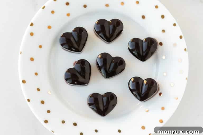plate with heart gummies, illustrating the final product of the recipe