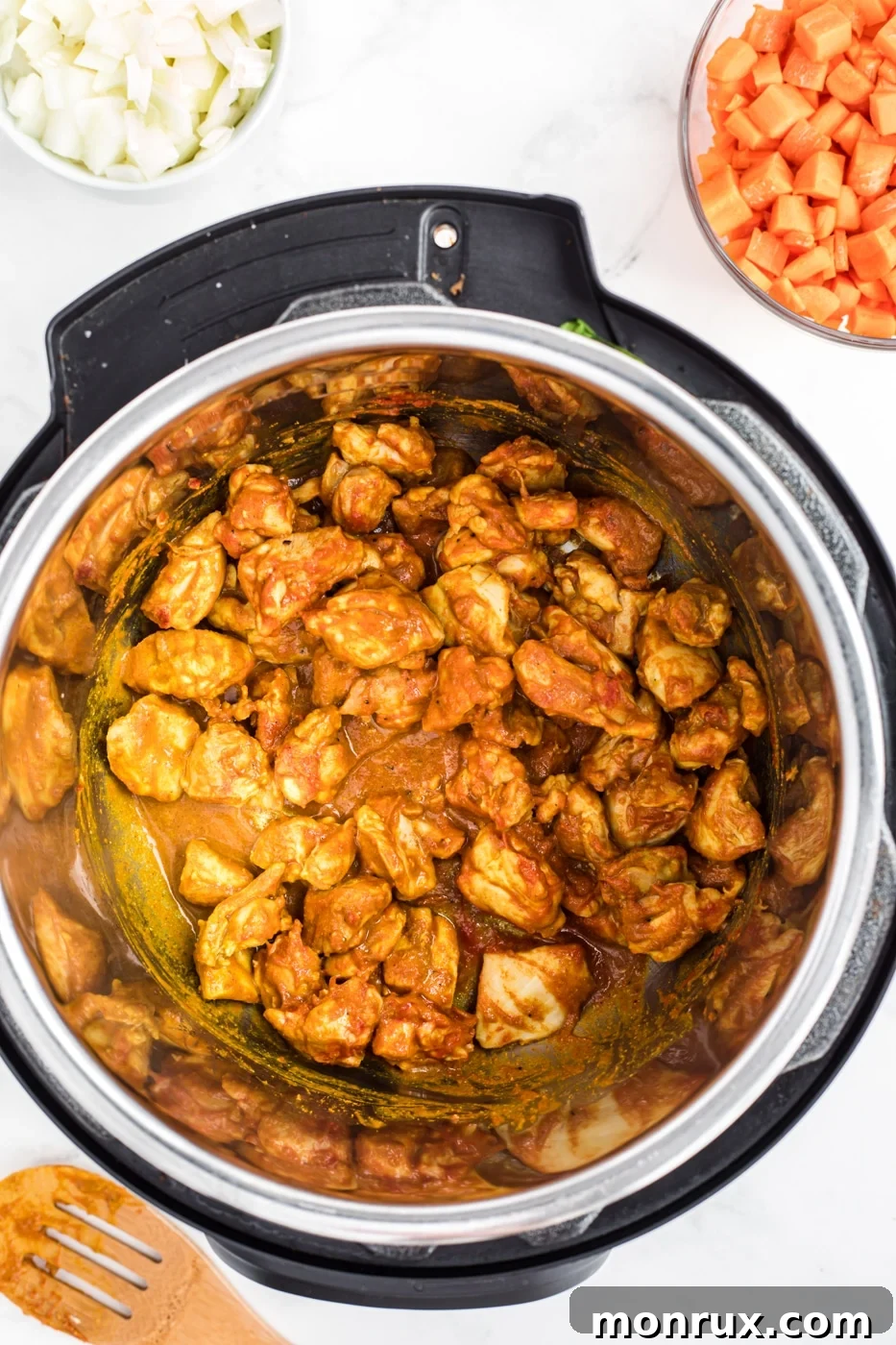 chicken with curry spices in instant pot.