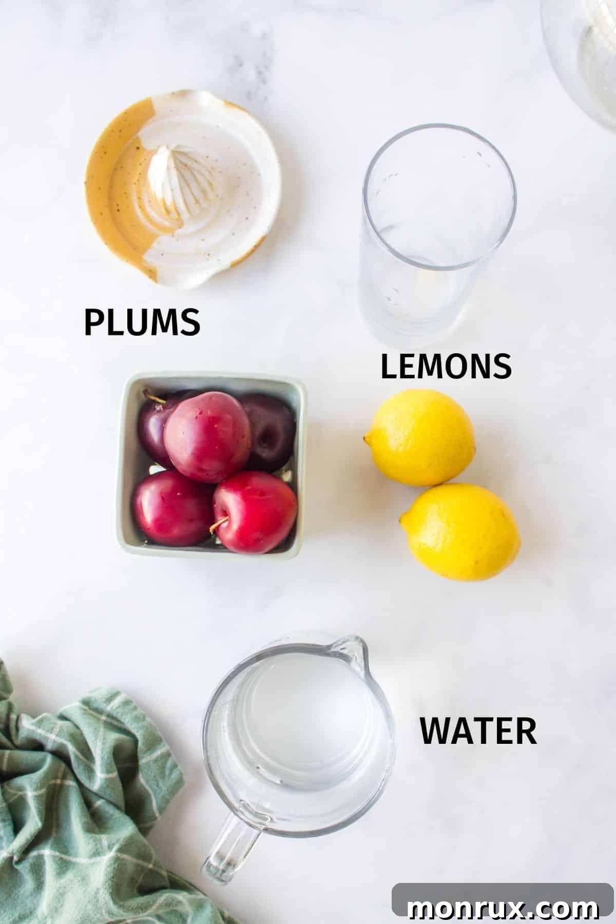 Plum juice with labeled ingredients: plums, lemon, honey.
